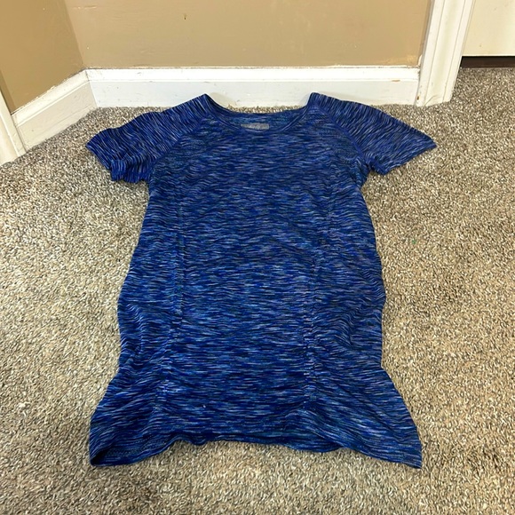 Athleta Tops - Athleta fitted tee shirt